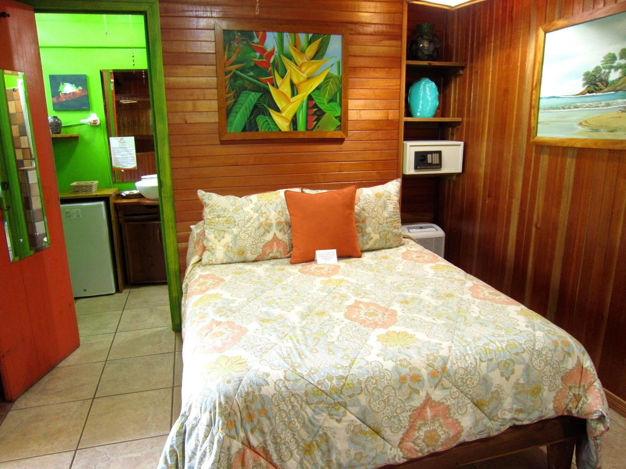 Physis Caribbean Bed & Breakfast Puerto Viejo de Talamanca Exterior photo